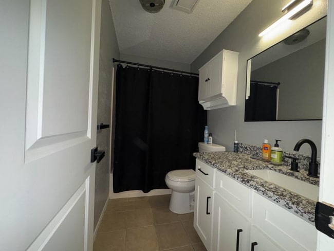 Photo - 2304 Westchester Dr Apartment