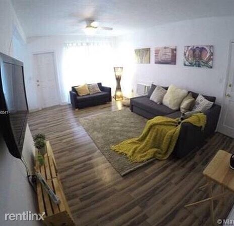 Foto del edificio - 350 NW 75th St