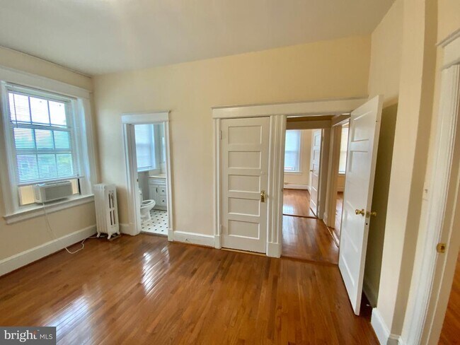 Foto del edificio - 1864 Columbia Rd NW