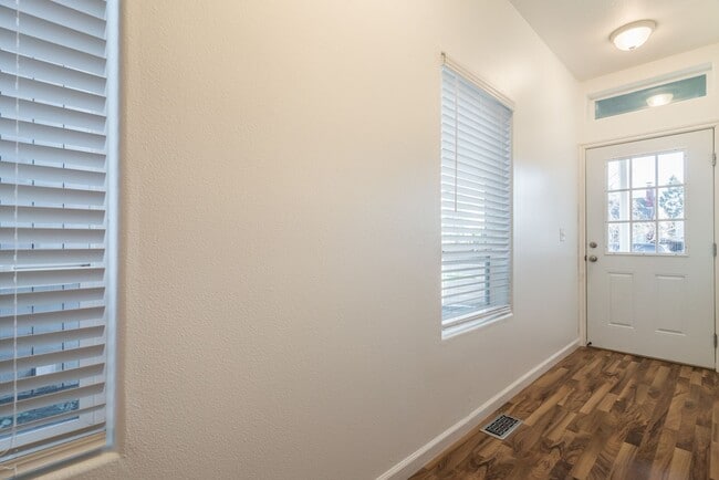 Building Photo - Super clean 3-bdrm/2-bath home in Kenton—C...