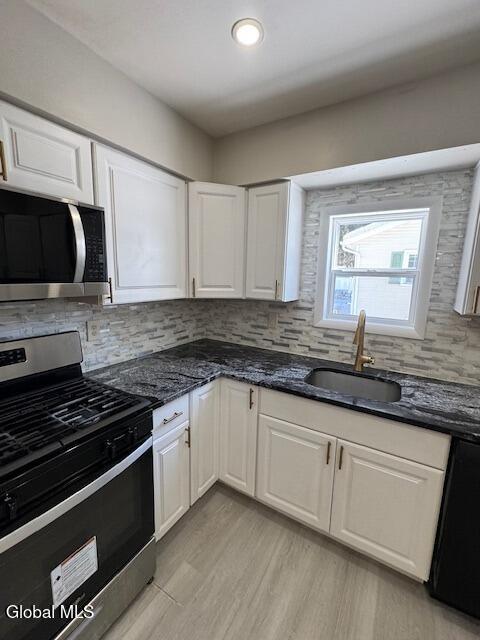 Foto del edificio - 10 Flicker Dr