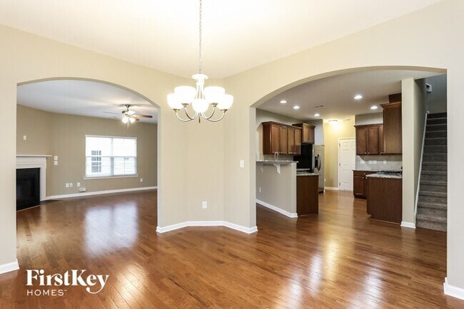 Building Photo - 4808 Arbor Lodge Dr