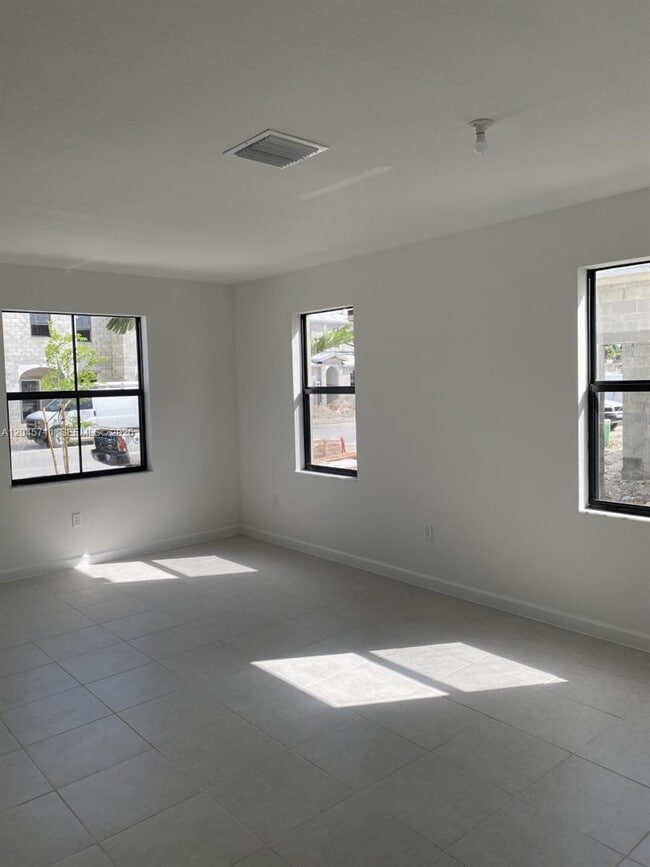 Photo - 10100 SW 228 TERR House