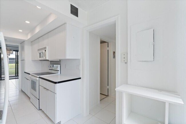 Foto del edificio - 609 Bridgewood Dr