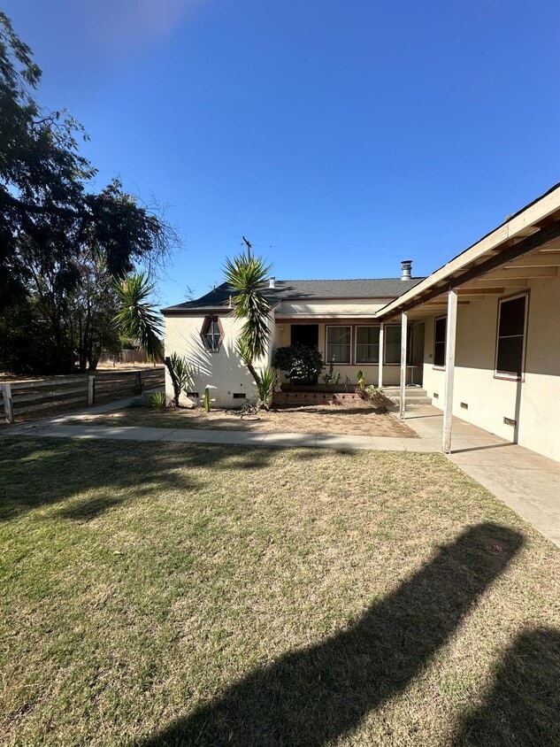 Foto principal - 2627 N Thorne Ave