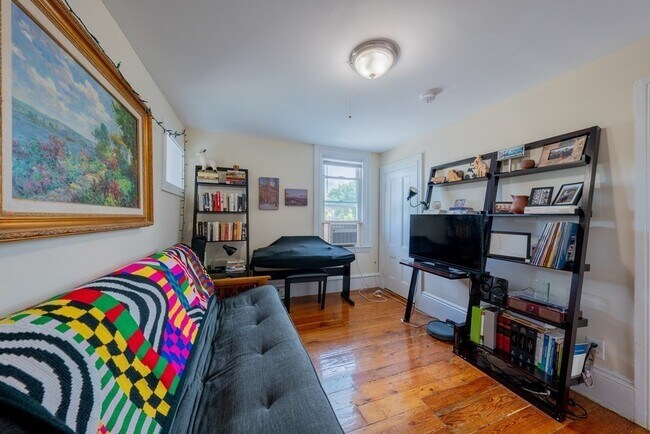 Building Photo - 193 Hampshire St