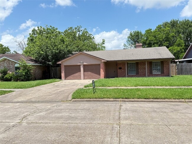 Building Photo - 10715 Sagewillow Ln