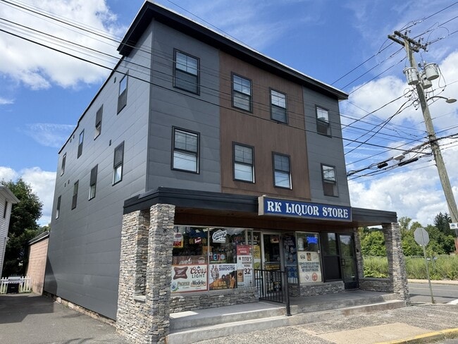 Building Photo - 64 S Center St