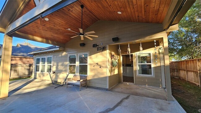 Foto del edificio - 9407 Herons Grove Ln