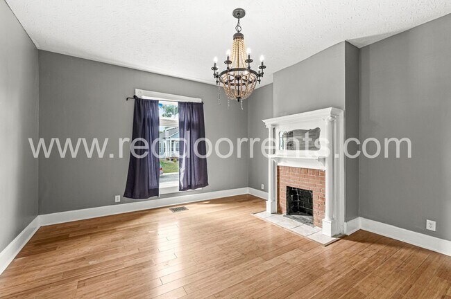 Building Photo - ? LIMITED TIME: Move in this October and g...
