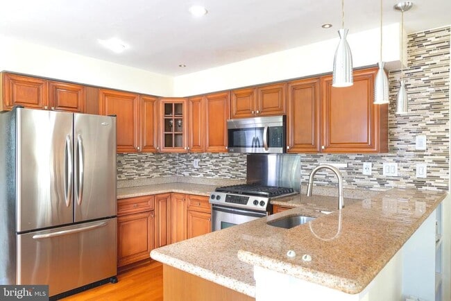 Building Photo - 113 N Stone Ridge Dr