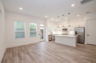 Building Photo - 2054 Johanna Crk Dr