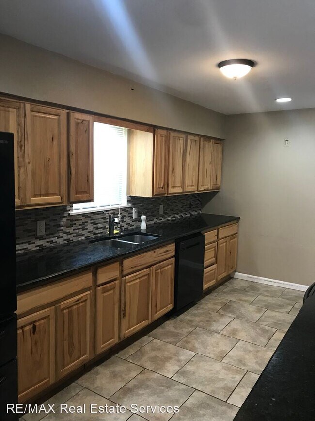 Building Photo - 2 br, 2 bath House - 1157 McDaniel Drive