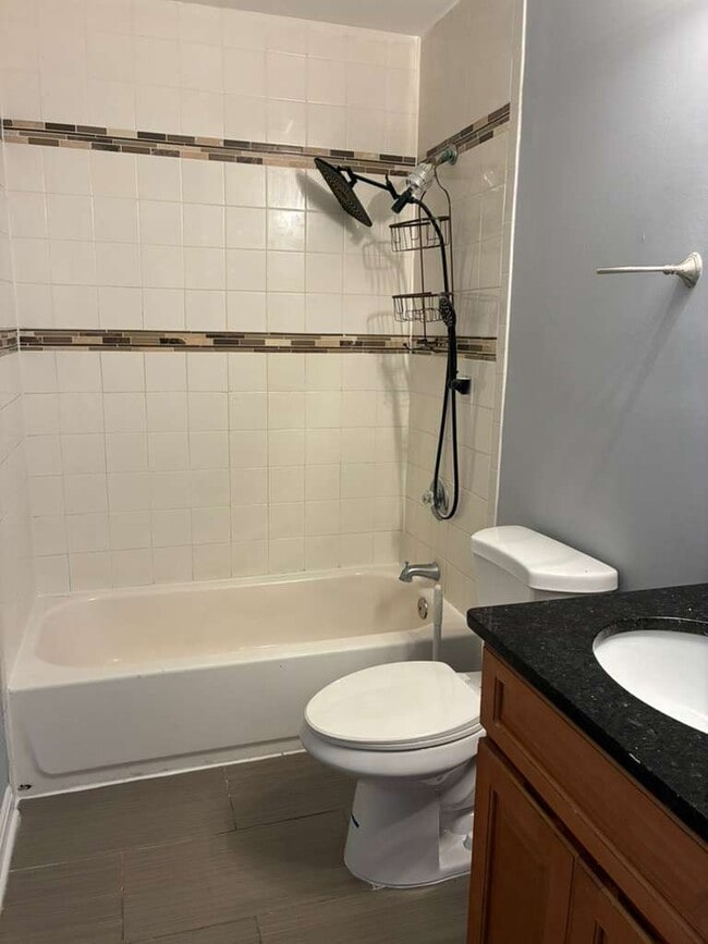 Photo - Hawk Court House