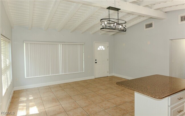 Building Photo - 310 Burland St