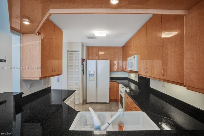 Foto del edificio - 3 br, 3 bath House - 801 Brickell Key Blvd