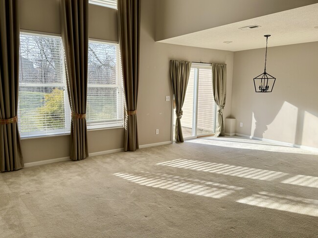 Sala de estar - 6549 Twin Lakes Dr