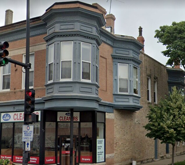 Building Photo - 2200 W Belmont Ave