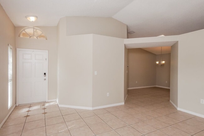 Building Photo - 428 Lakeside Cir