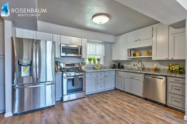 Building Photo - Charming 3-beds, 2-baths single-level home nestled in the desirable Prescott Heights community!