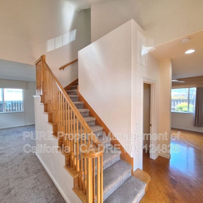Building Photo - 1477 Woodside Cir