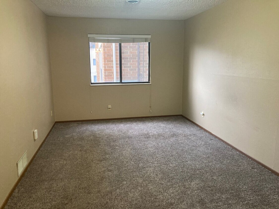 Foto principal - 1727 N Grandview Ln