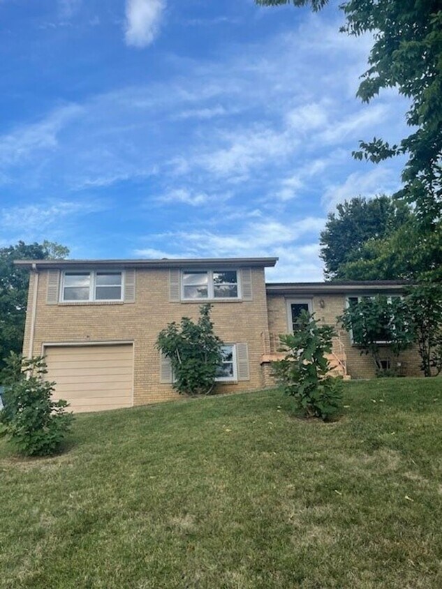 3 Bedroom House Available for Immediate mo... - 3 Bedroom House Available for Immediate mo...