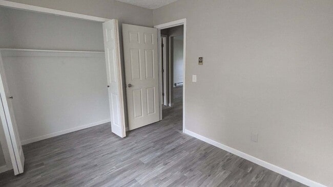 Building Photo - Charming 2-Bedroom Home in Louiseville, Ohio!