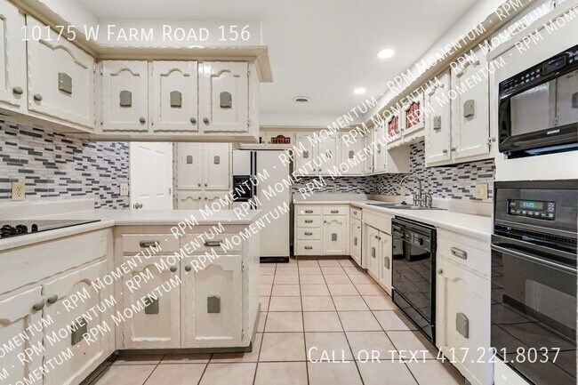 Foto del edificio - FARM WITH 3BED/3BATH HOUSE (15+ HORSE STALLS)