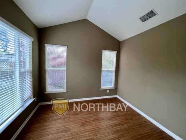 Building Photo - 101 Legacy Ct