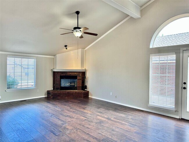 Foto del edificio - 2129 Briarcliff Dr