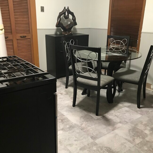 Cocina - 2127 Prior Ct