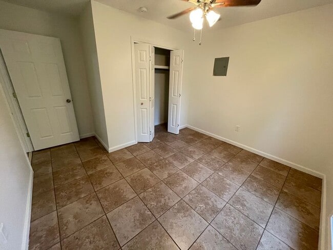 Building Photo - 6563 Franklin Delano Roosevelt Dr