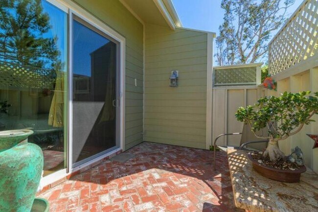 Building Photo - 3 bedroom in Encinitas CA 94024