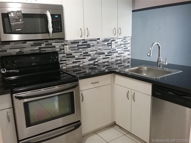 Building Photo - 9203  Fontainebleau Blvd 119 Miami Fl 33172