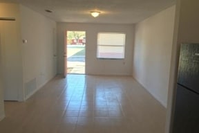 Interior Photo - 1013-1015 Beecher St