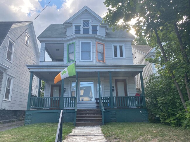 Building Photo - 210-12 S Wilbur Ave
