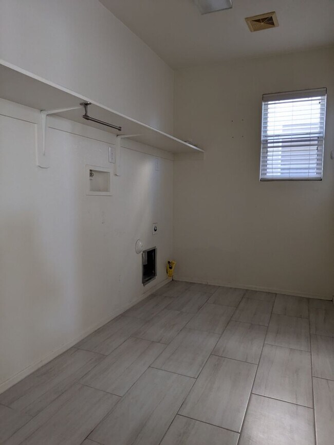 Foto del edificio - Northwest Beauty 3 Bedroom 3 Bath 2 Car garage