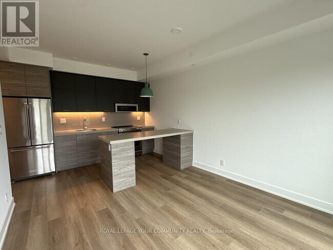 Photo du bâtiment - 484 Spadina Ave.