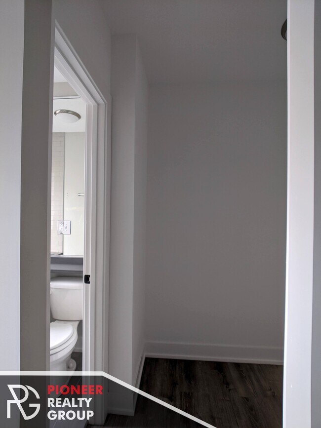 Foto del edificio - 423 W Belden Ave