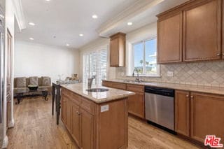 Foto del edificio - 132 S Maple Dr