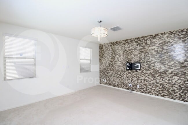 Building Photo - 5353 W Desert Hollow Dr