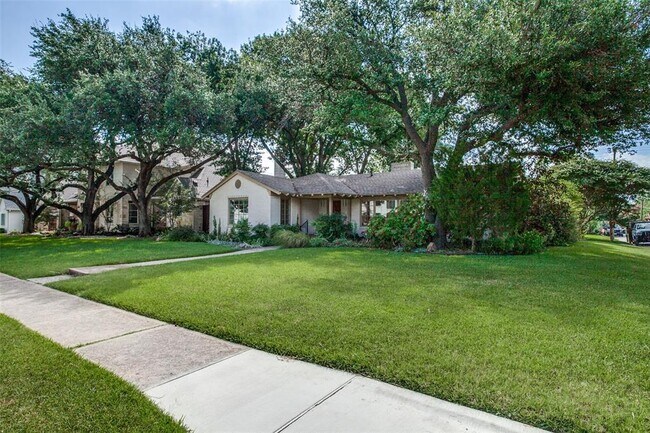 Foto del edificio - 6902 Kenwood Ave