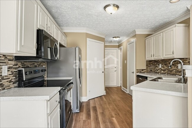 Building Photo - 6759 Stanhope Way