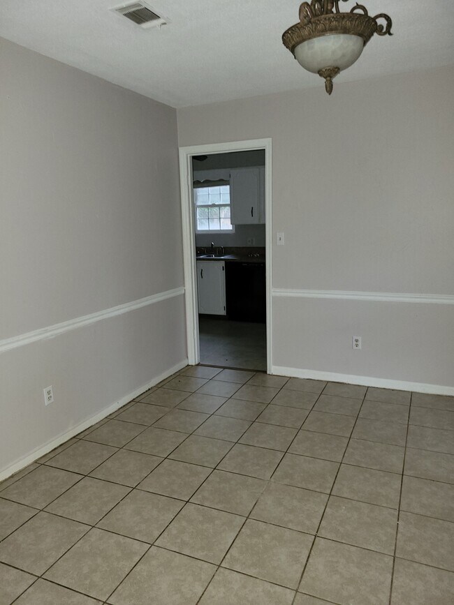 Comedor - 522 Sunrise Ct