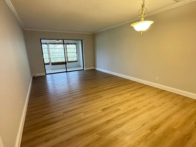 Foto del edificio - 9355 SW 8th St