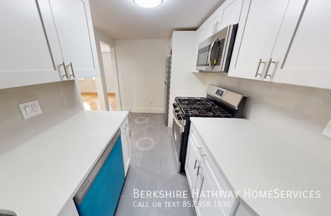 Building Photo - 3 Gibson St