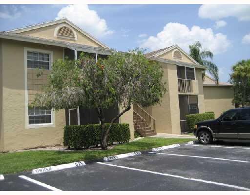 Building Photo - 621 Cypress Lake Blvd