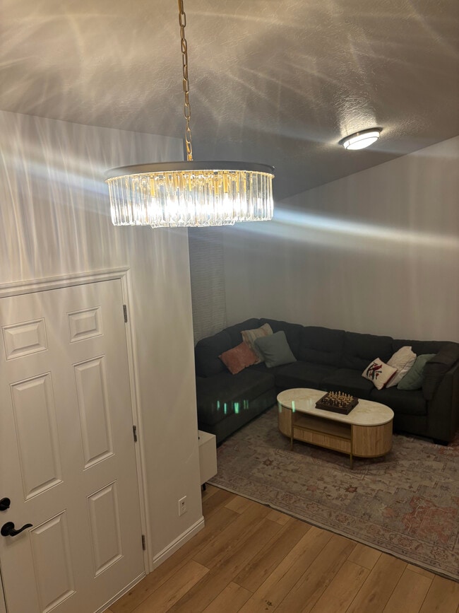 Entry - 2755 S 535 E