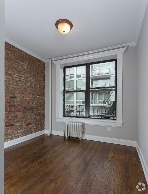 Building Photo - 432 E 13th St